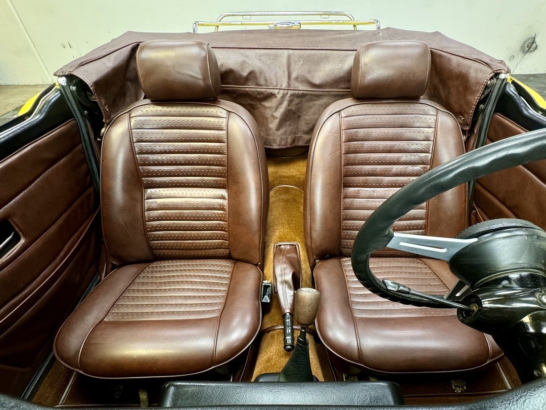 Triumph-Other-1974-Convertible-29