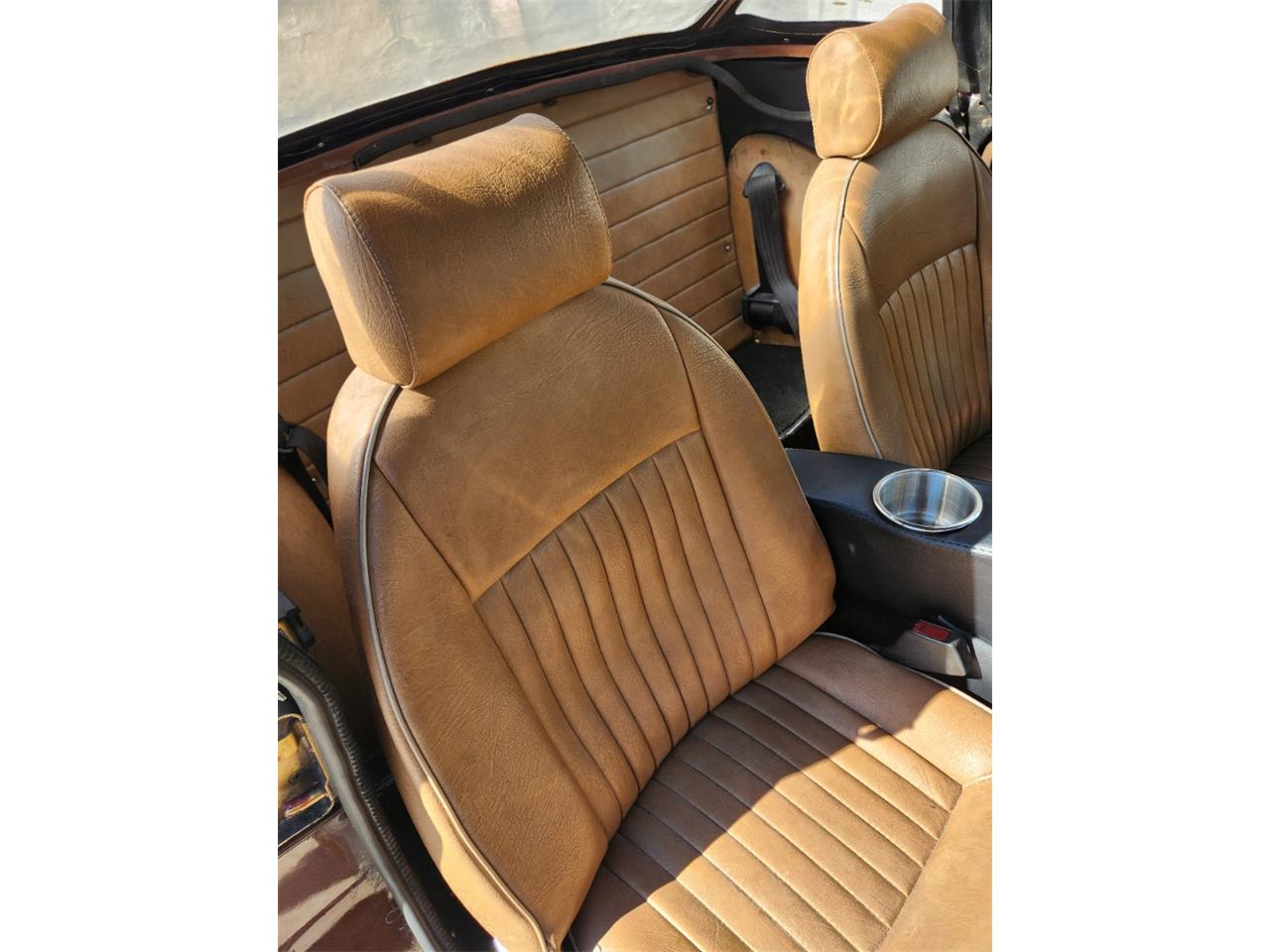 Triumph-Spitfire-1976-Brown-Met-Biscuit-15