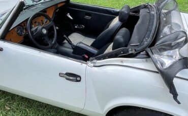 Triumph-Spitfire-1980-Convertible-5