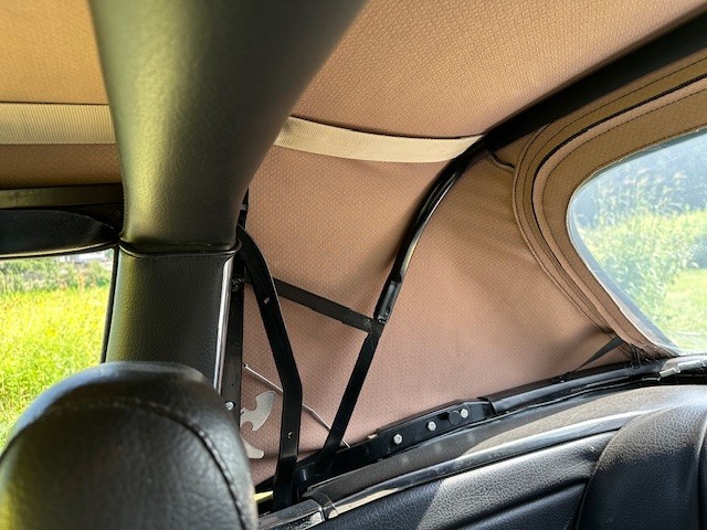 Triumph-Stag-Mark-II-1973-Convertible-21