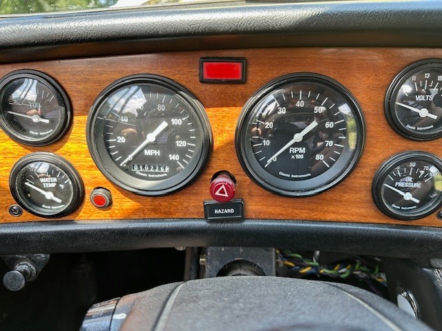 Triumph-Stag-Mark-II-1973-Convertible-23