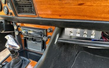 Triumph-Stag-Mark-II-1973-Convertible-24