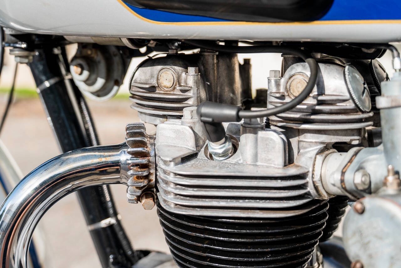 Triumph-T120R-1965-Motorcycles-Scooters-23