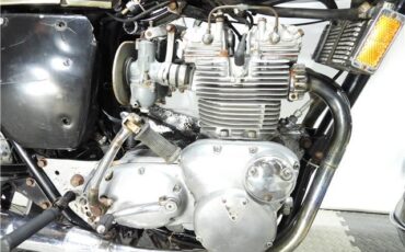 Triumph-T150-750-Trident-2879A-1973-10