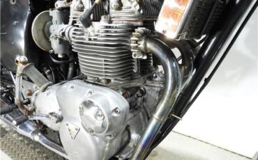 Triumph-T150-750-Trident-2879A-1973-11