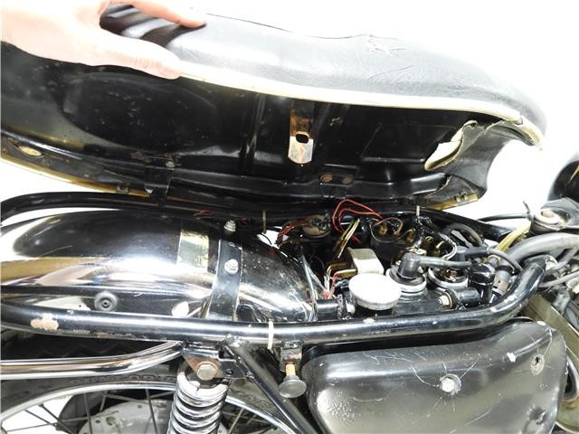Triumph-T150-750-Trident-2879A-1973-22