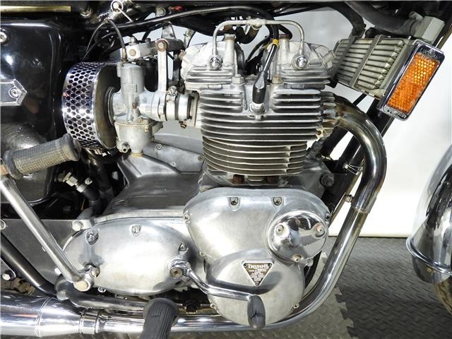 Triumph-T150-750-Trident-T150V-2879B-1974-11