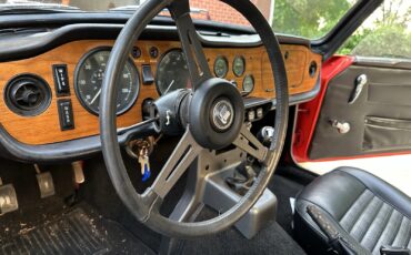 Triumph-TR-6-1971-Convertible-10