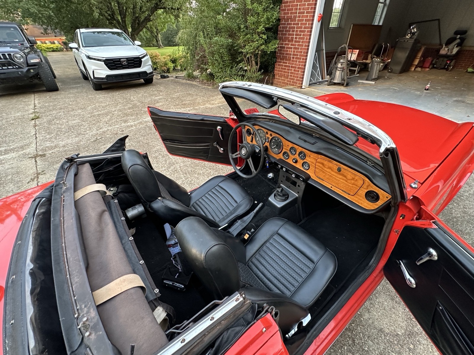Triumph-TR-6-1971-Convertible-17