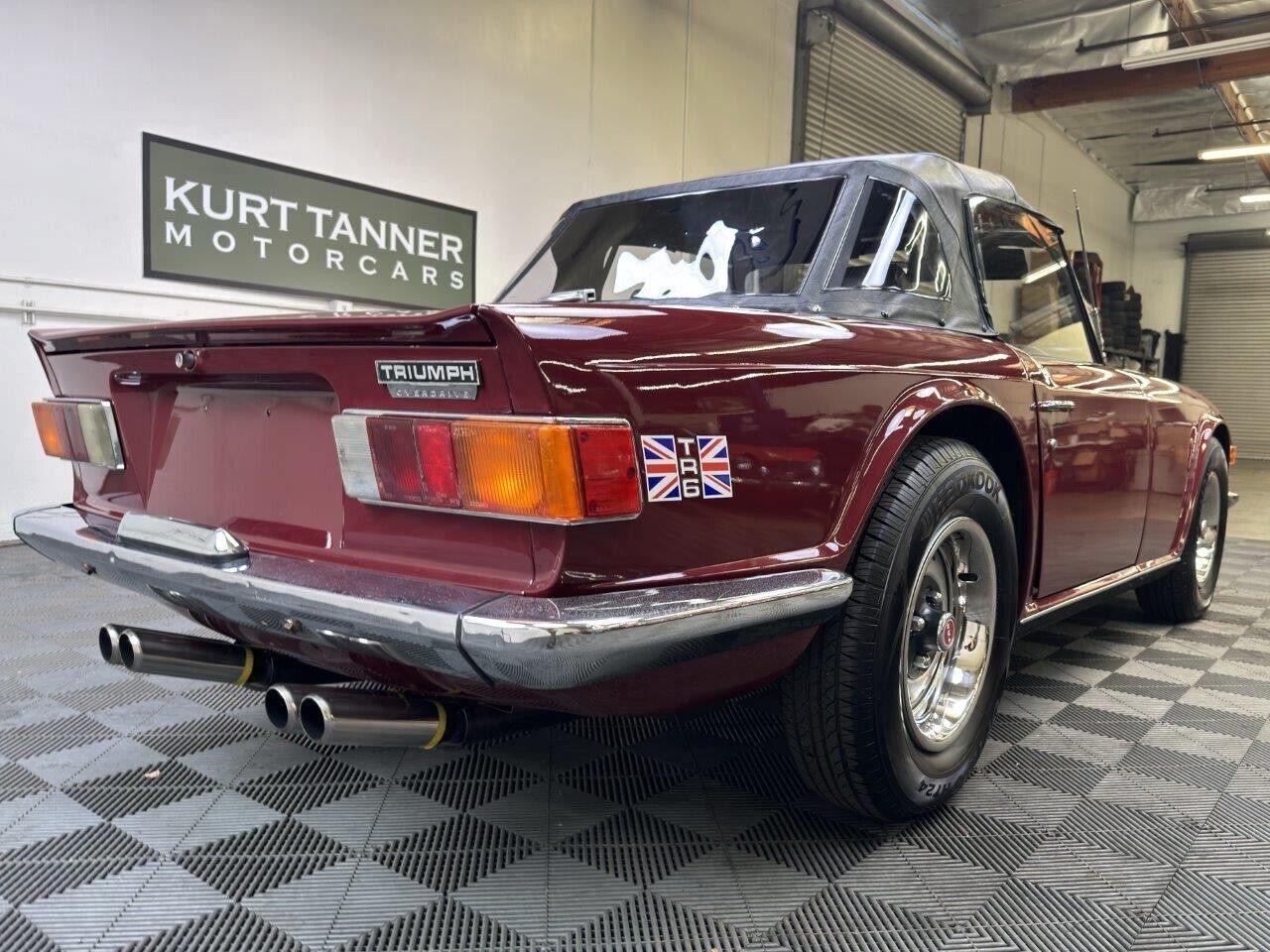 Triumph-TR-6-1971-Convertible-2