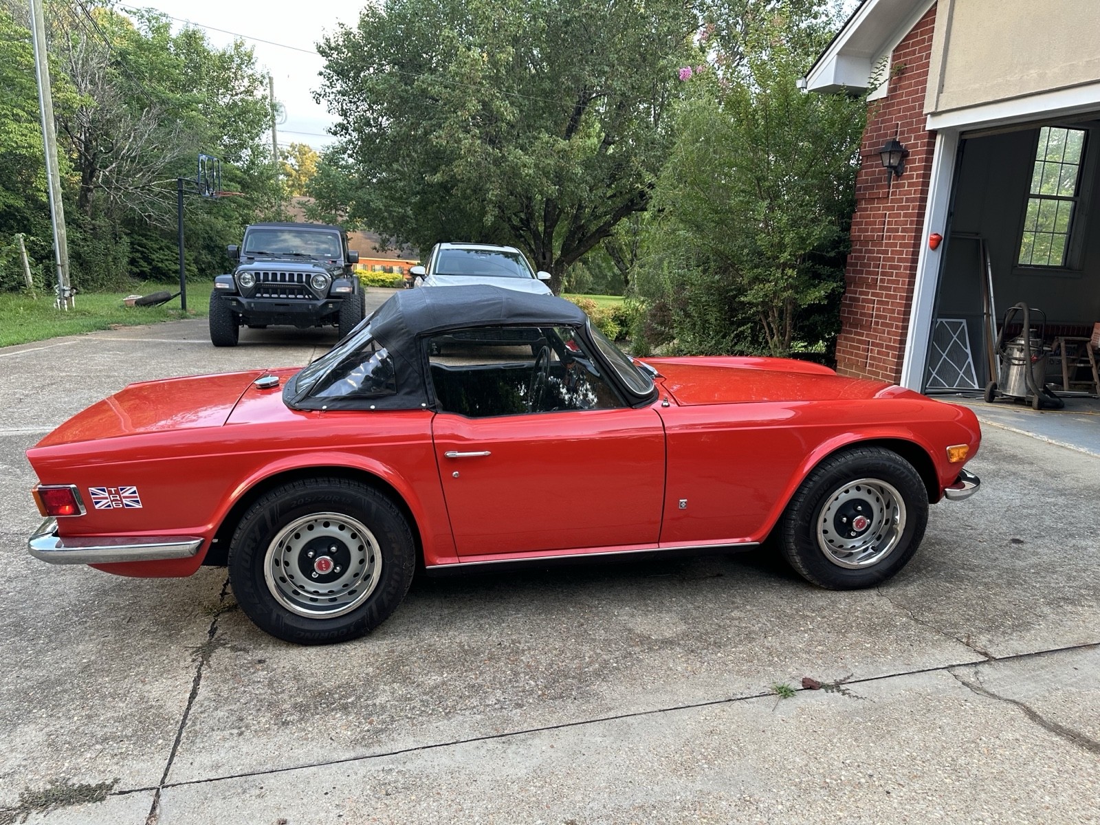 Triumph-TR-6-1971-Convertible
