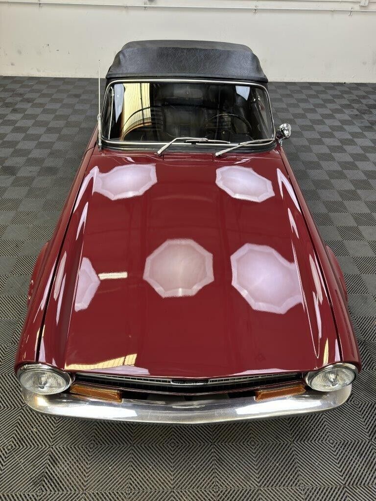Triumph-TR-6-1971-Convertible-8