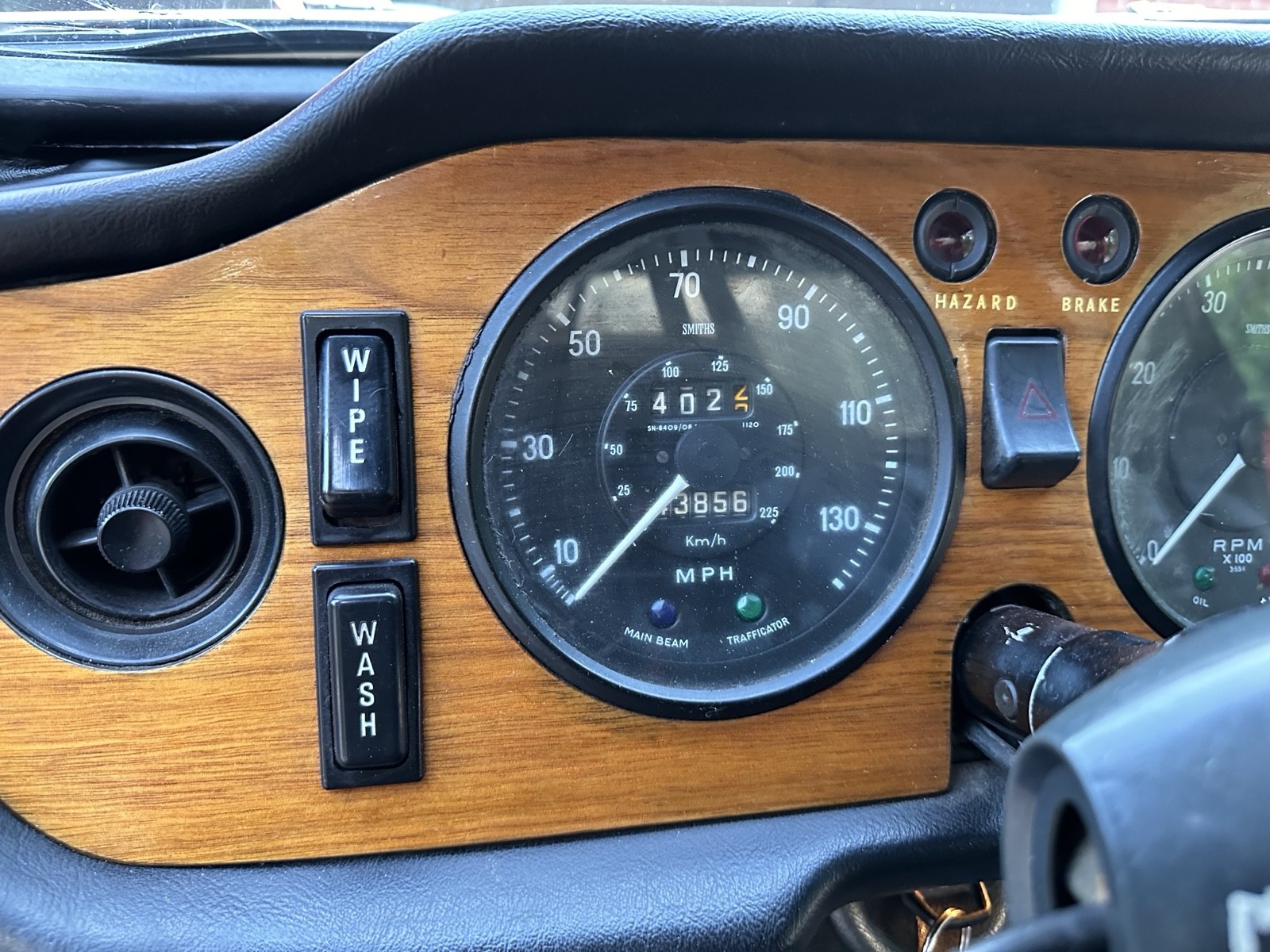 Triumph-TR-6-1971-Convertible-9
