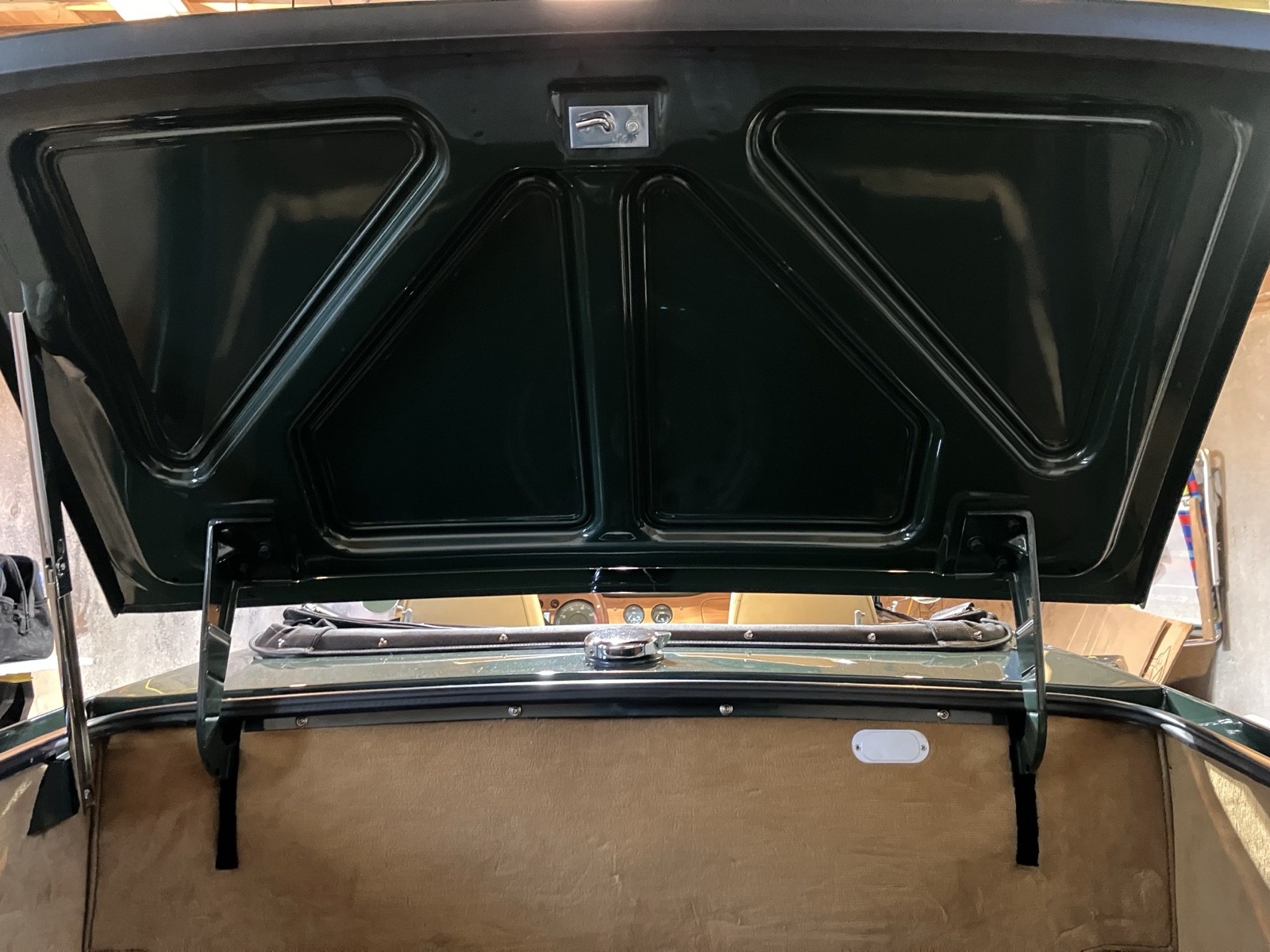 Triumph-TR-6-1972-14