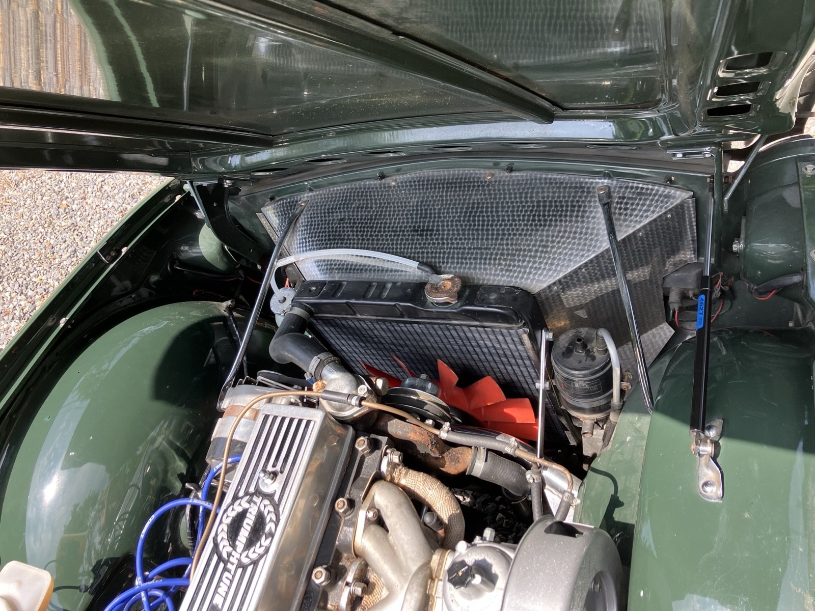 Triumph-TR-6-1972-35