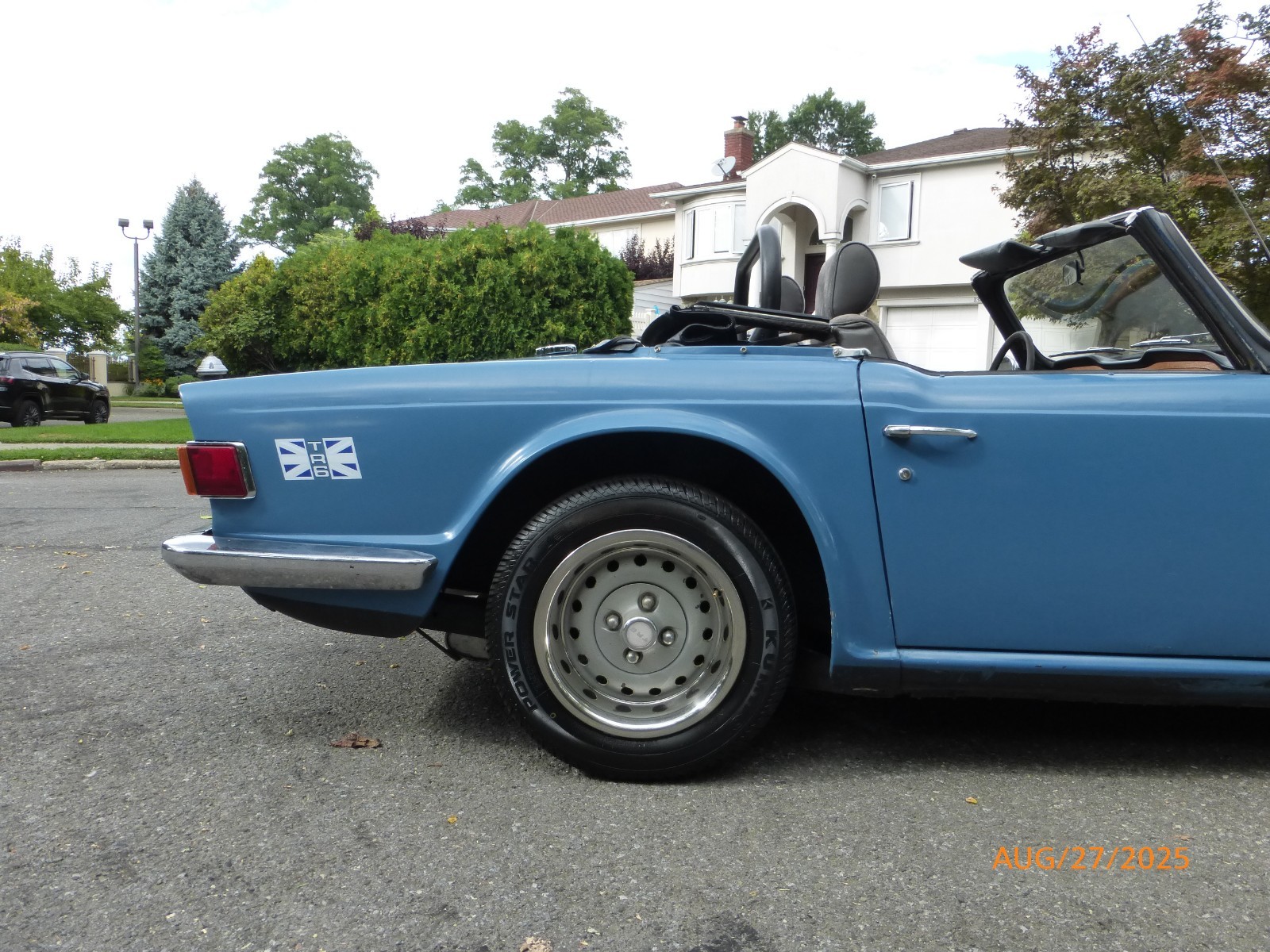 Triumph-TR-6-1972-Convertible-11