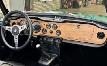 Triumph-TR-6-1972-Convertible-16