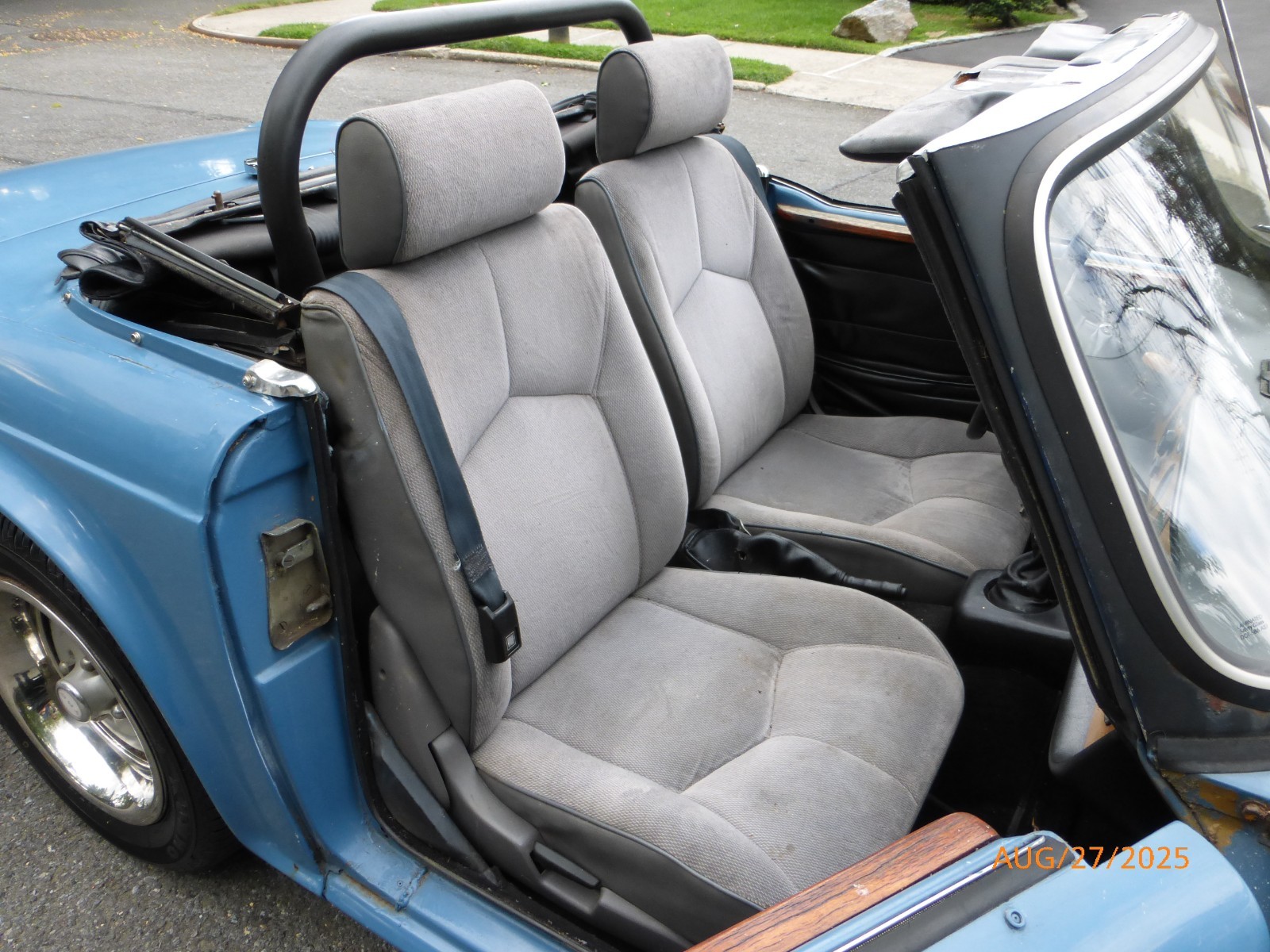 Triumph-TR-6-1972-Convertible-16