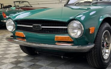 Triumph-TR-6-1972-Convertible-2