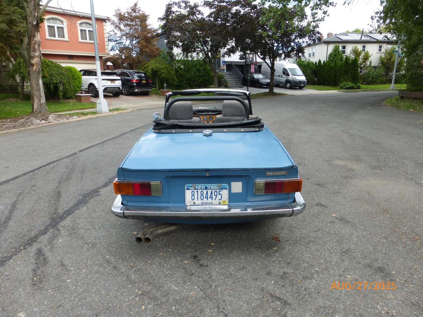 Triumph-TR-6-1972-Convertible-2