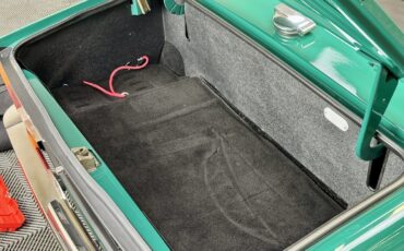 Triumph-TR-6-1972-Convertible-27