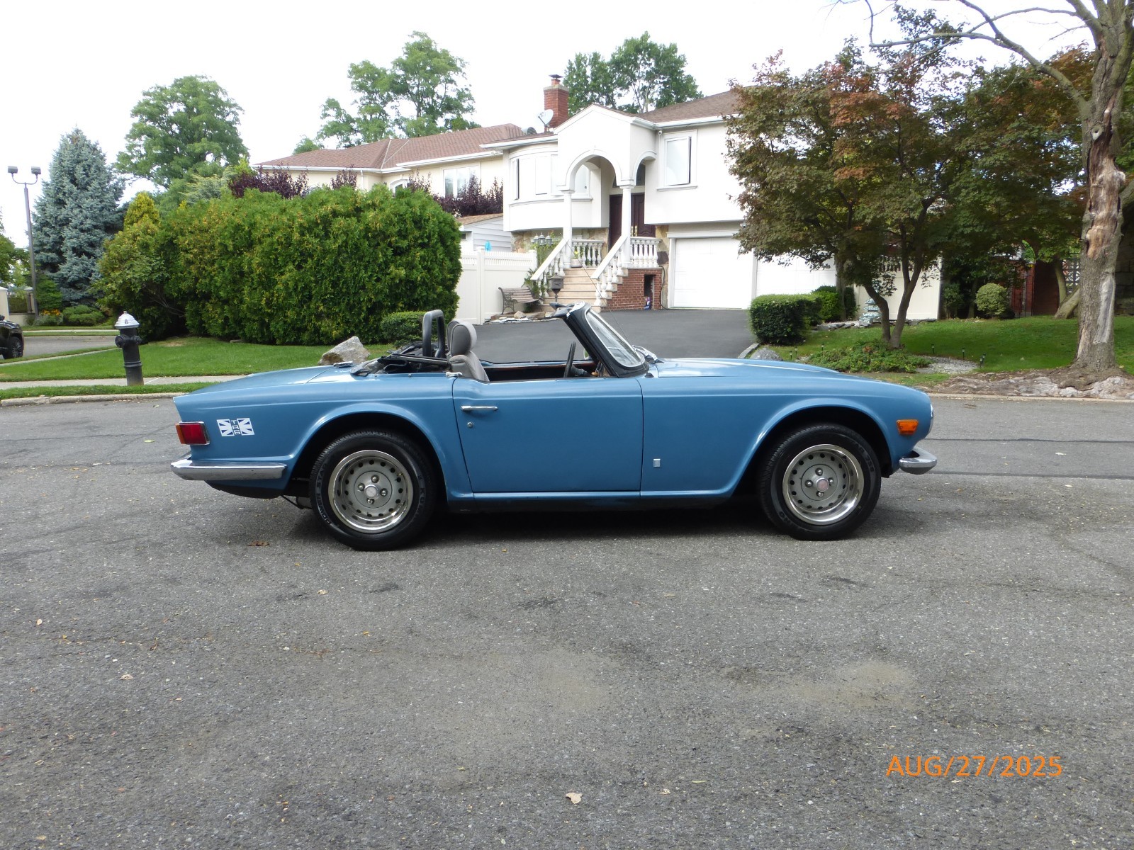 Triumph-TR-6-1972-Convertible-3