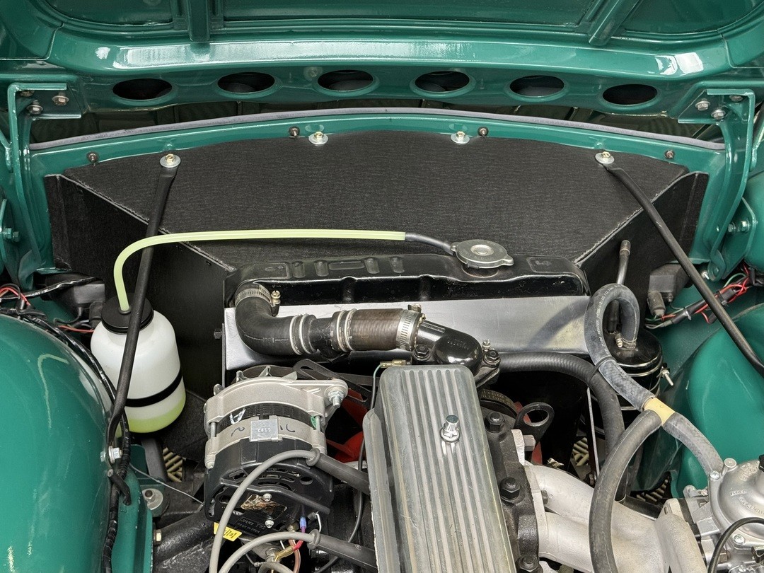 Triumph-TR-6-1972-Convertible-30