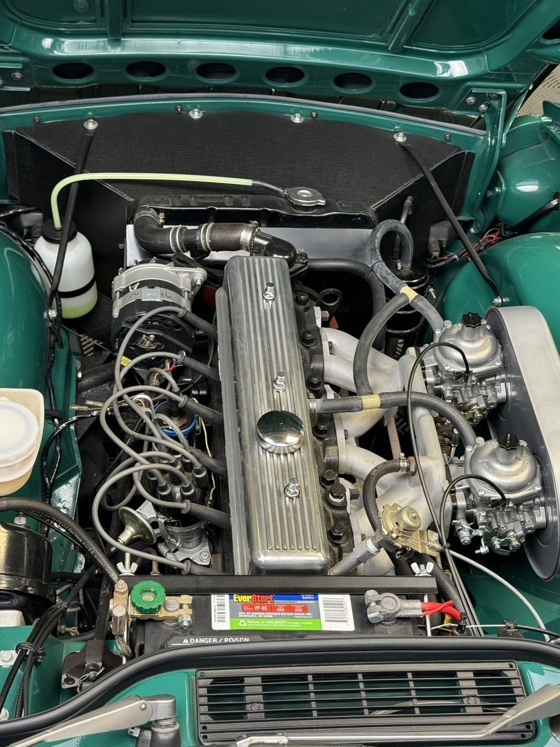Triumph-TR-6-1972-Convertible-31