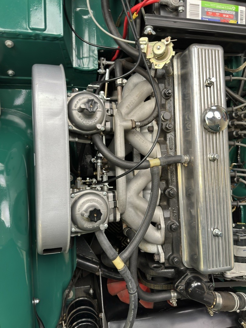 Triumph-TR-6-1972-Convertible-33