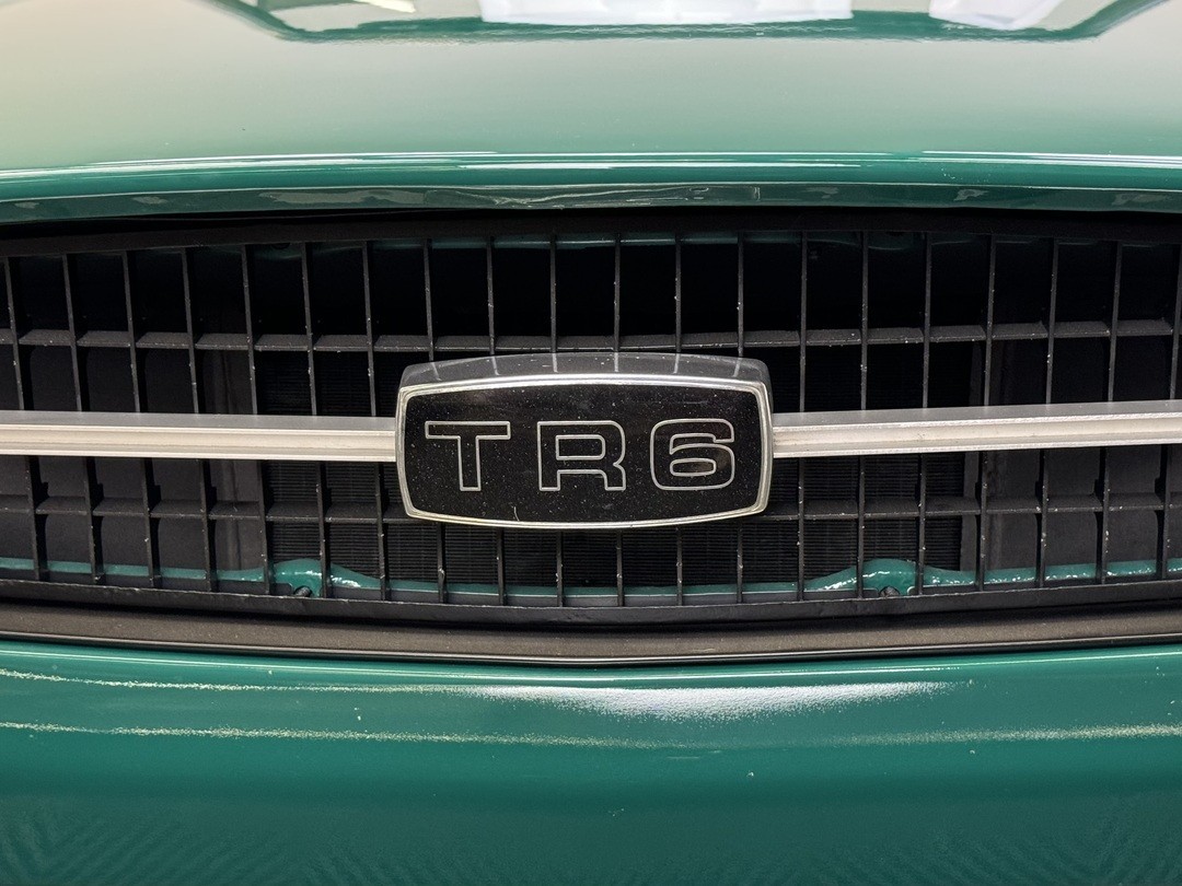Triumph-TR-6-1972-Convertible-4