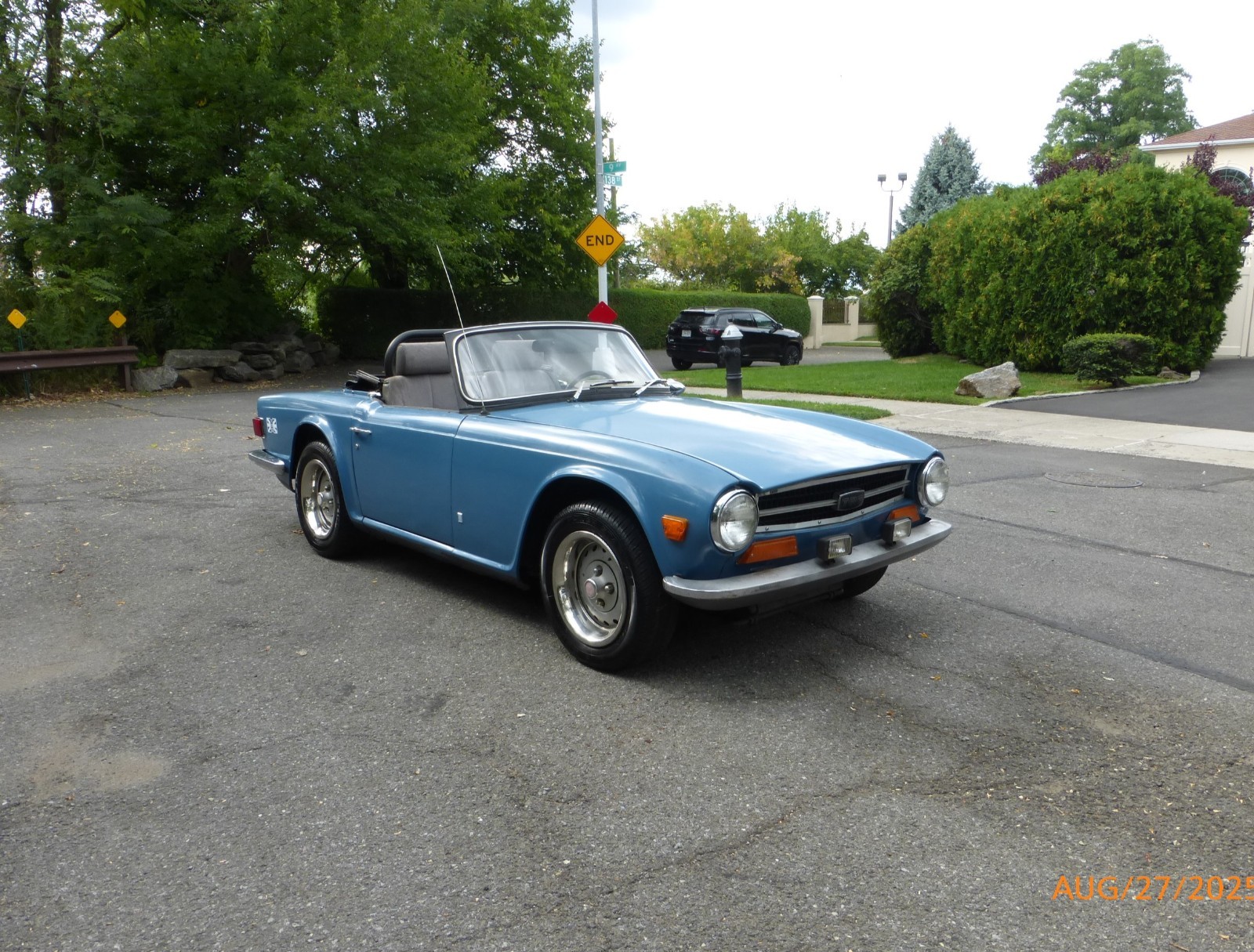 Triumph-TR-6-1972-Convertible-4