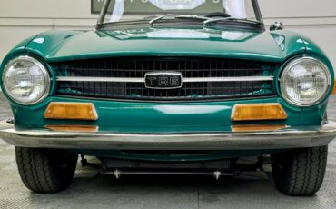 Triumph-TR-6-1972-Convertible-7
