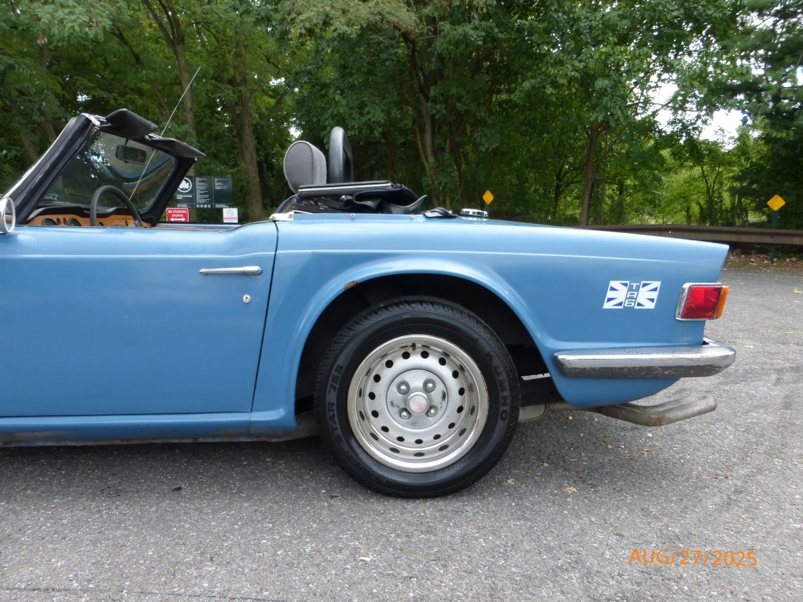 Triumph-TR-6-1972-Convertible-8