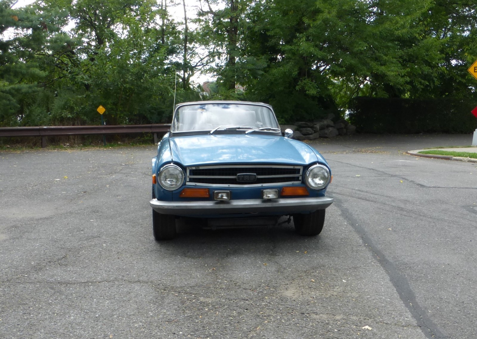 Triumph-TR-6-1972-Convertible