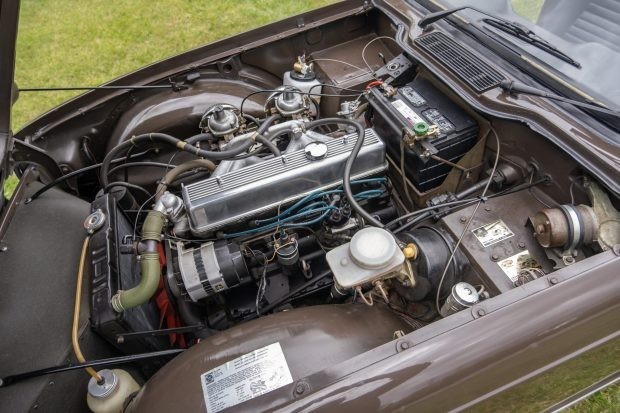 Triumph-TR-6-1973-Convertible-1