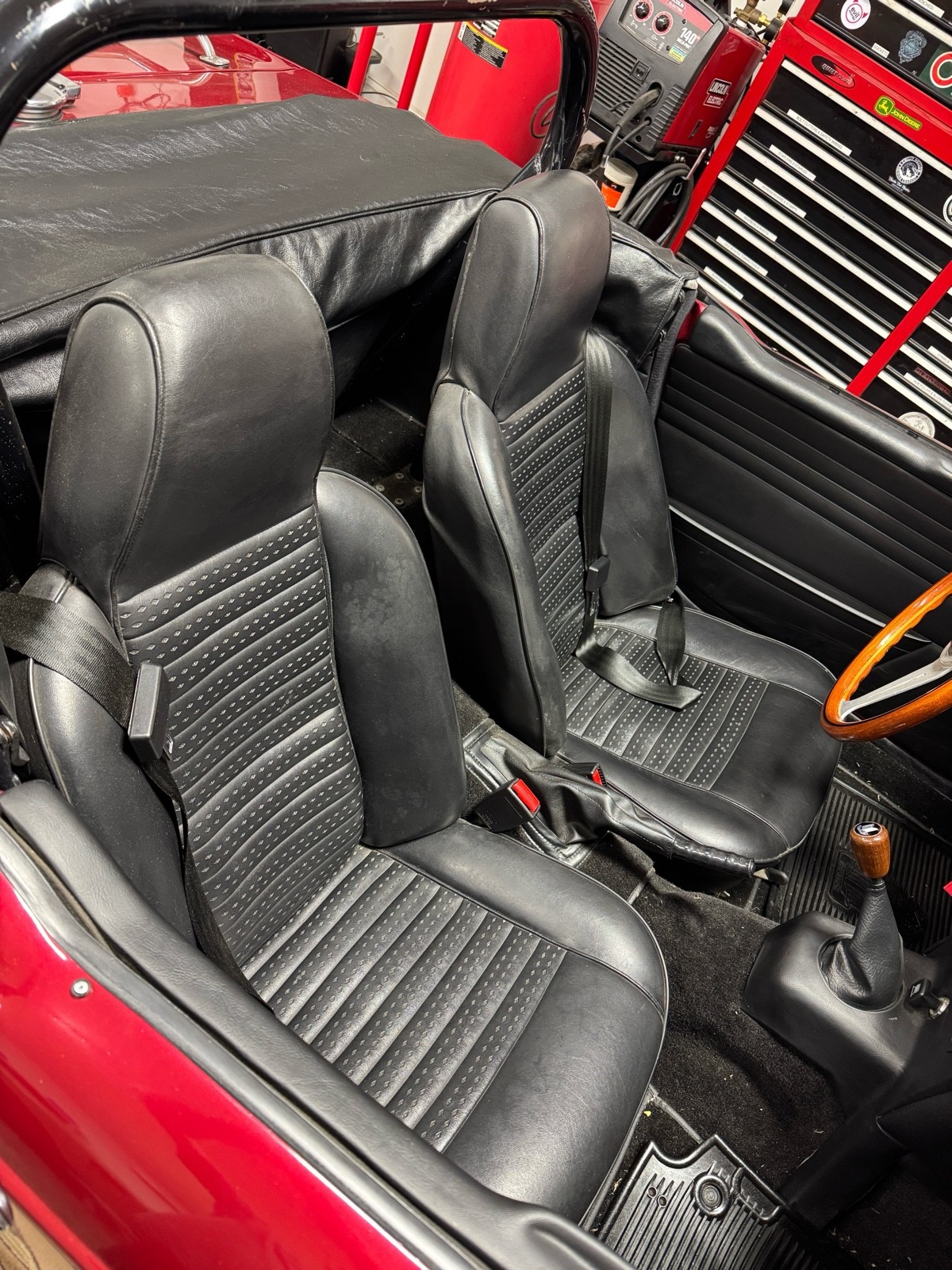 Triumph-TR-6-1973-Convertible-17