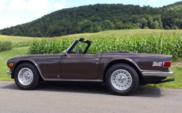 Triumph-TR-6-1973-Convertible-8