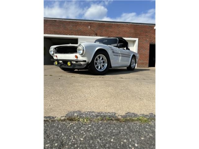 Triumph-TR-6-1974-2