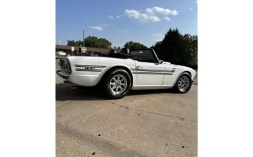 Triumph-TR-6-1974-3