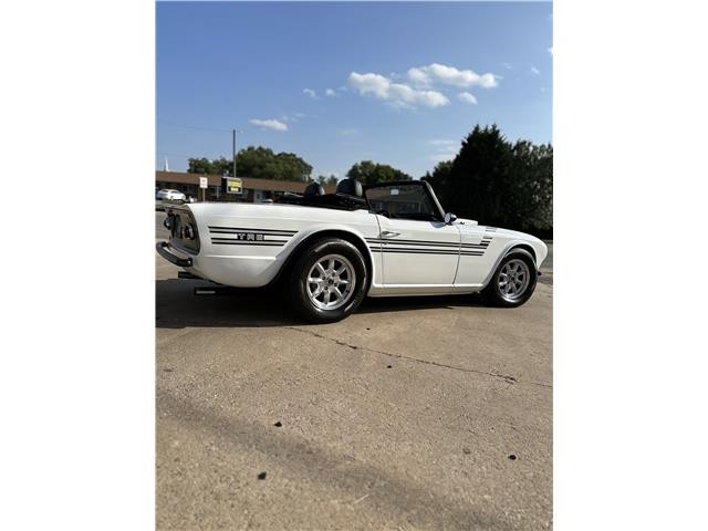 Triumph-TR-6-1974-3