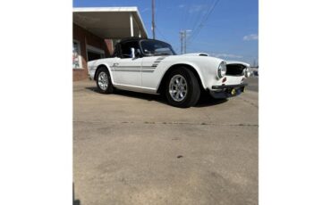 Triumph-TR-6-1974-5