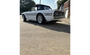 Triumph-TR-6-1974-7