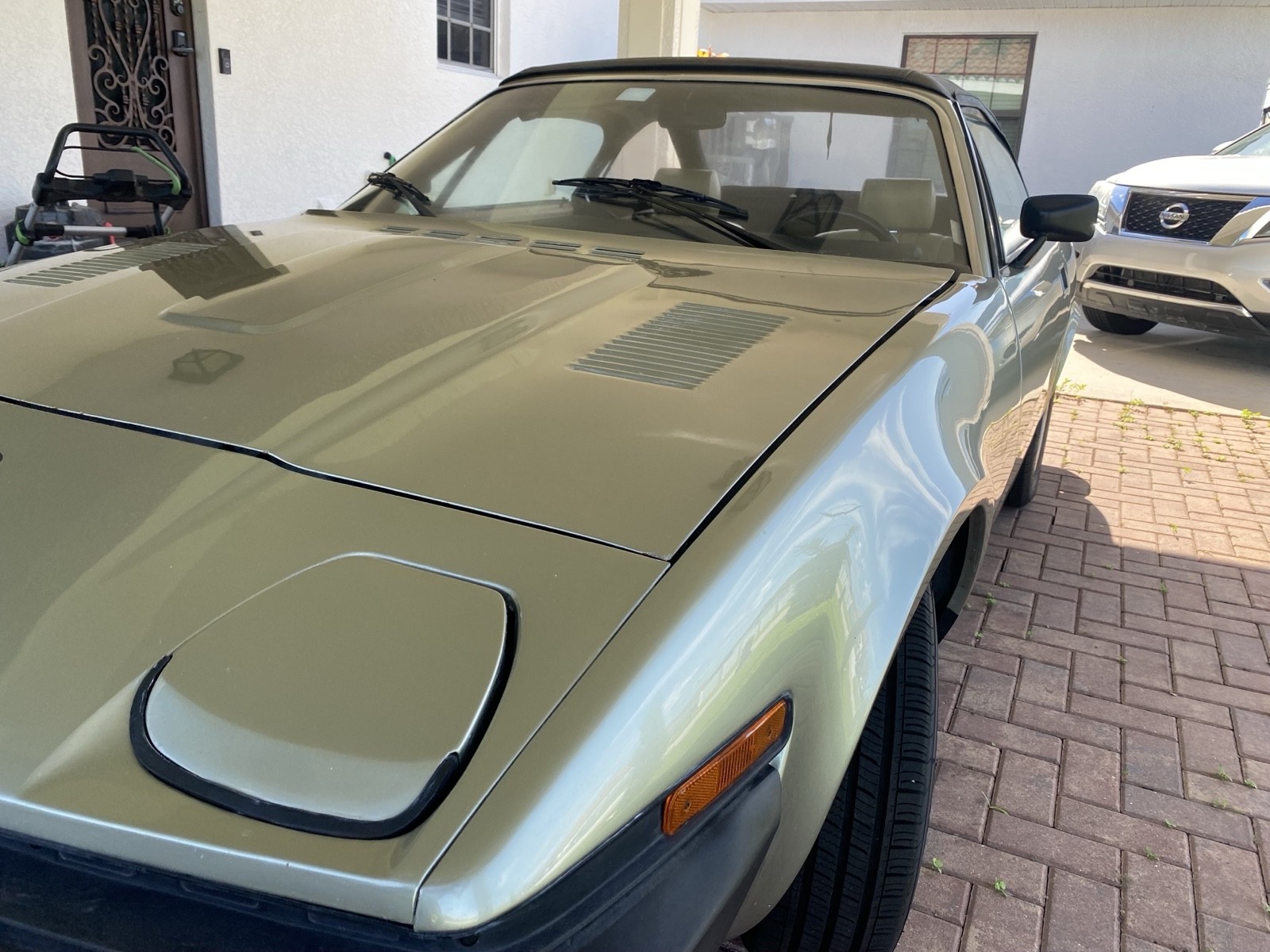Triumph-TR-7-1979-3