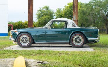 Triumph-TR250-1968-1