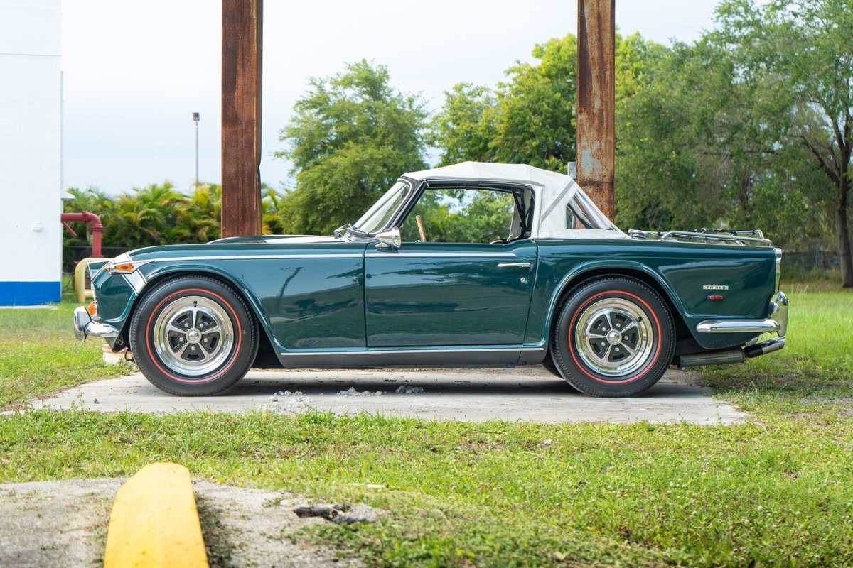 Triumph-TR250-1968-1