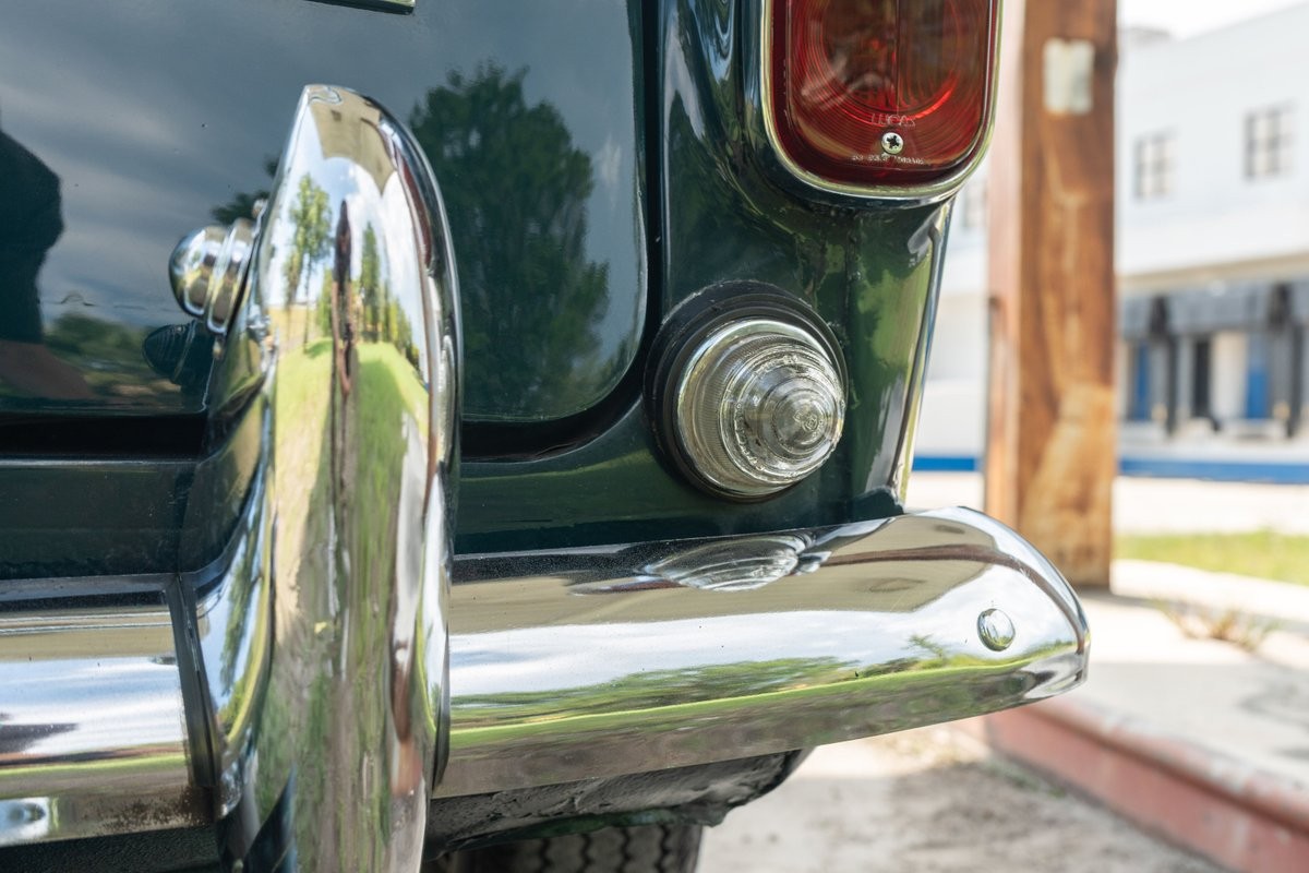 Triumph-TR250-1968-18