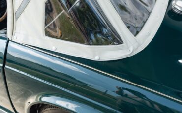 Triumph-TR250-1968-24