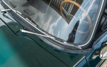 Triumph-TR250-1968-28