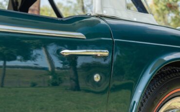 Triumph-TR250-1968-33