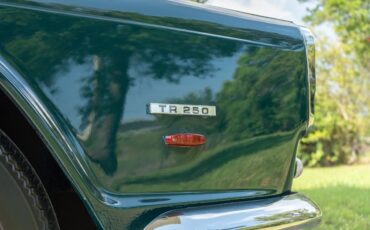 Triumph-TR250-1968-37